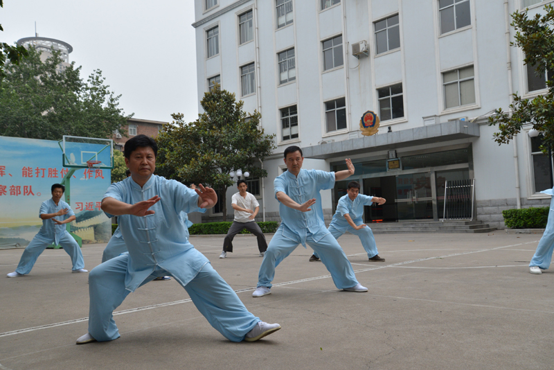 聘請陳式太極拳知名教練教學，開展太極拳興趣小組活動。